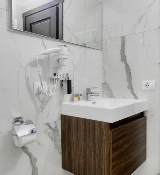 标准间带阳台, Ivascu