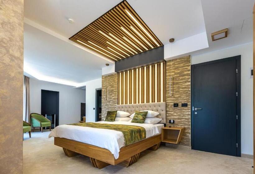 豪华套房, Ivascu