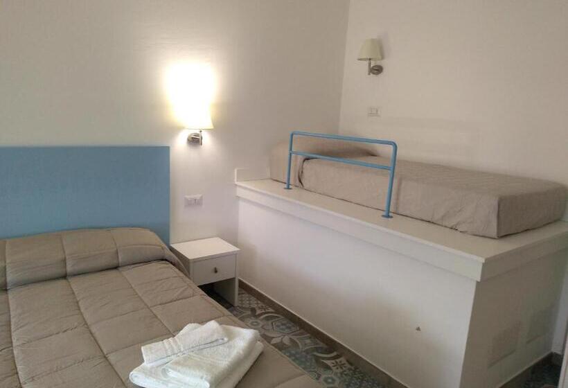 חדר דלוקס לשלושה, Locanda B&b Dandana