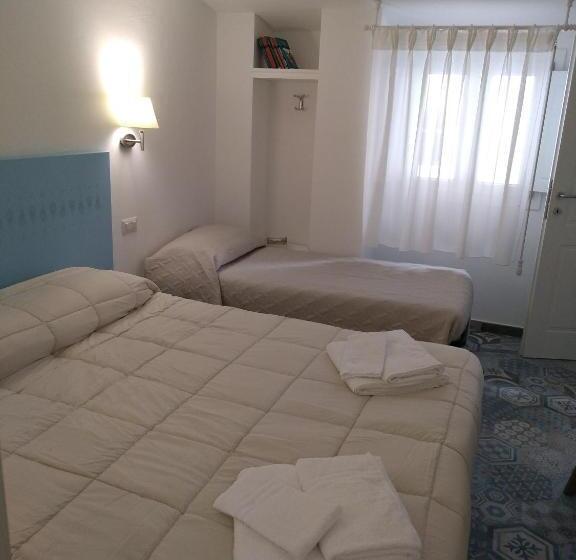 חדר דלוקס לשלושה, Locanda B&b Dandana