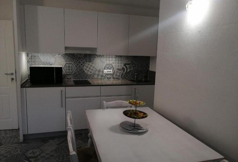 סטודיו דלוקס, Locanda B&b Dandana