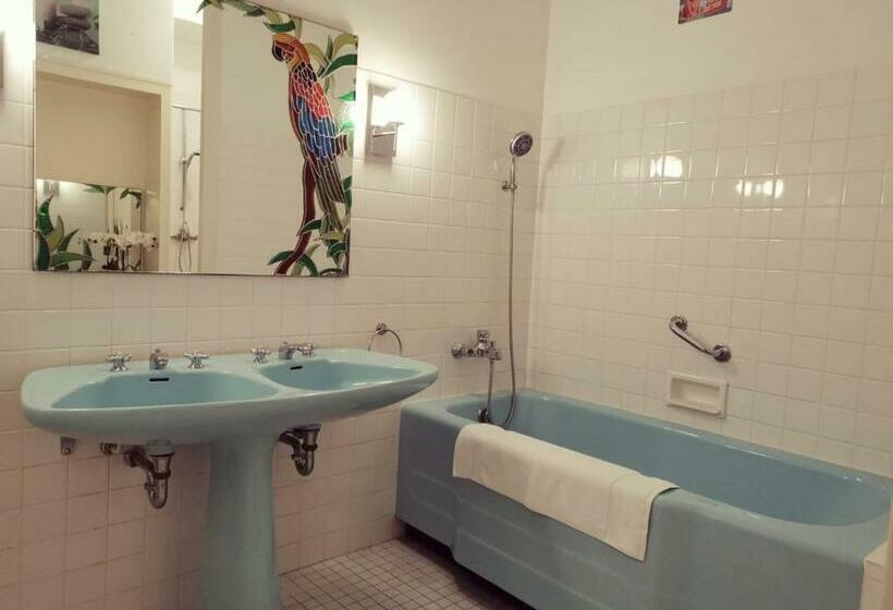 バルコニー付きスタンダードルーム, Aux Portes Du Château