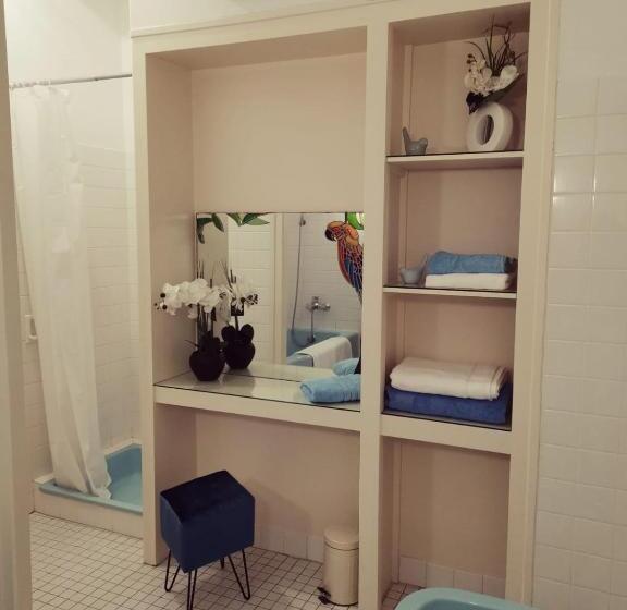 バルコニー付きスタンダードルーム, Aux Portes Du Château