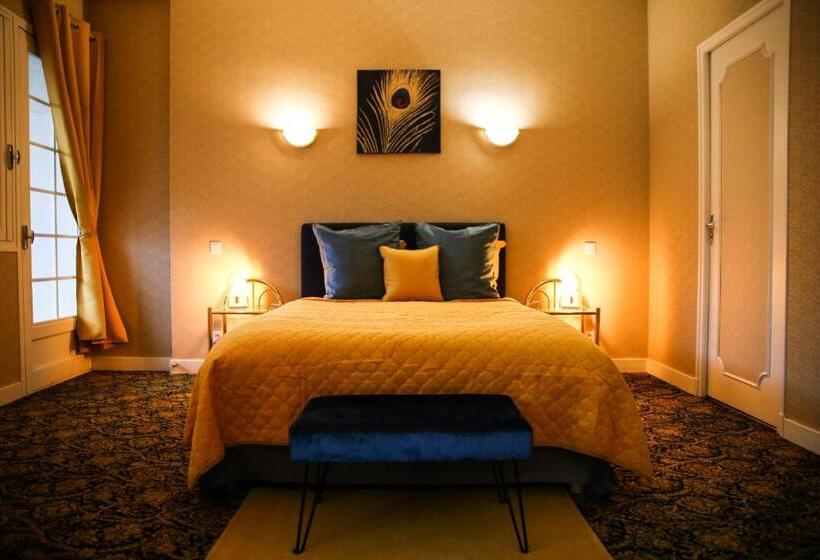 バルコニー付きスタンダードルーム, Aux Portes Du Château