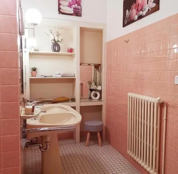 ファミリールーム, Aux Portes Du Château