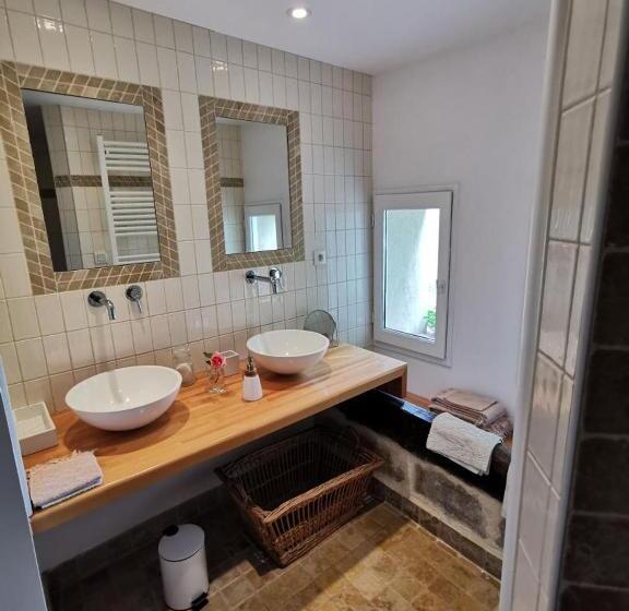 Familjesvit, Le Clot De Meste Duran