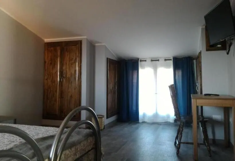 デラックスルーム, Corona Bed & Breakfast