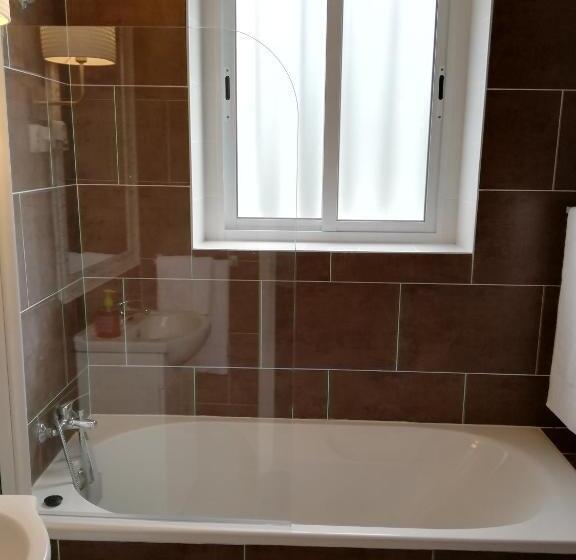 סוויטה, Victória Guest House