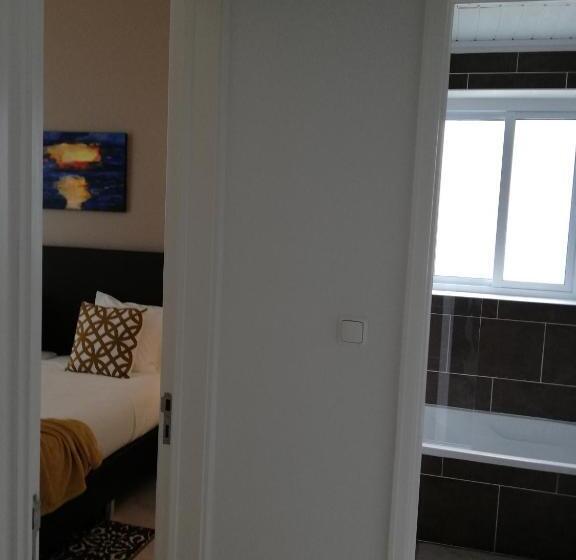 סוויטה, Victória Guest House