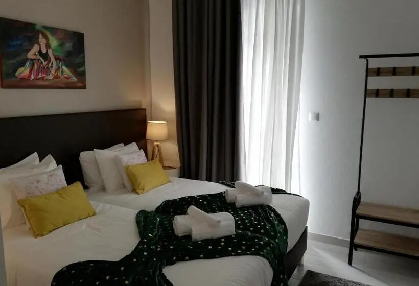 庭の見えるジュニアスイート, Victória Guest House