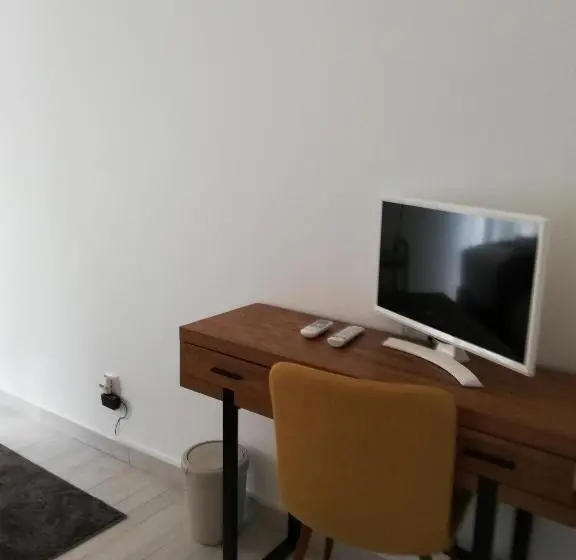 庭の見えるジュニアスイート, Victória Guest House