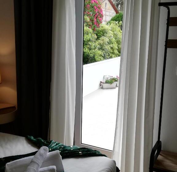 סוויטת ג'וניור נוף לגינה, Victória Guest House