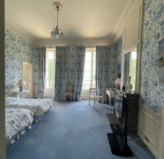 غرفة قياسية, Château De Praslins