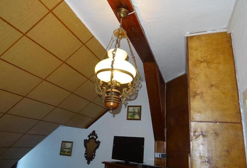 스탠다드 싱글 룸, Art Ddr Eig Bad Dir Im Zim, 3 Og, Treppensteigen Kein Fruehhstück Keine Kueche Nur Uebernachtung Par