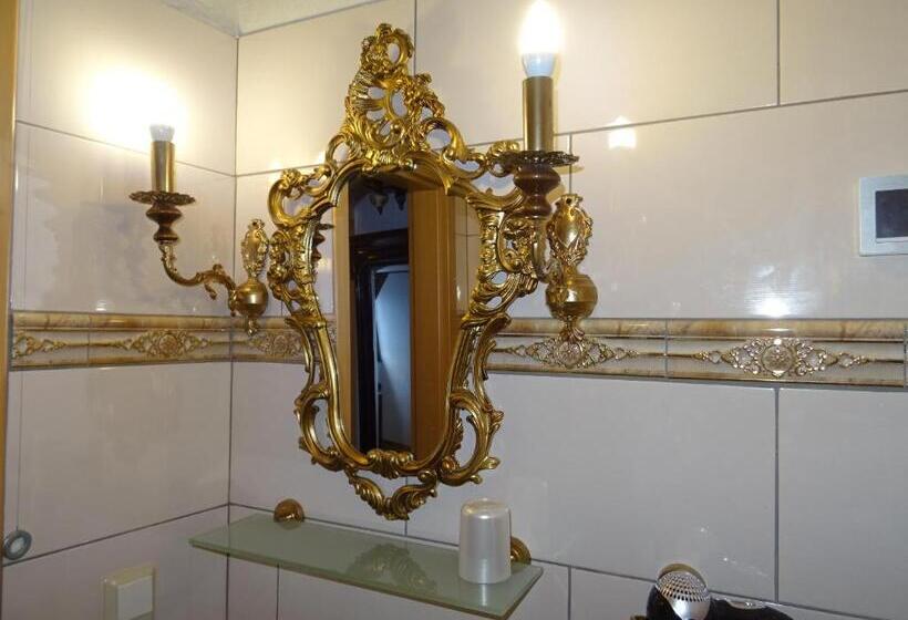 스탠다드 싱글 룸, Art Ddr Eig Bad Dir Im Zim, 3 Og, Treppensteigen Kein Fruehhstück Keine Kueche Nur Uebernachtung Par