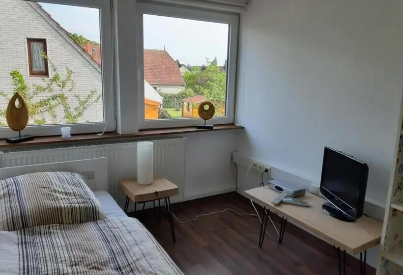 バスルーム共有のシングルスタンダード, Bassener Monteurwohnung
