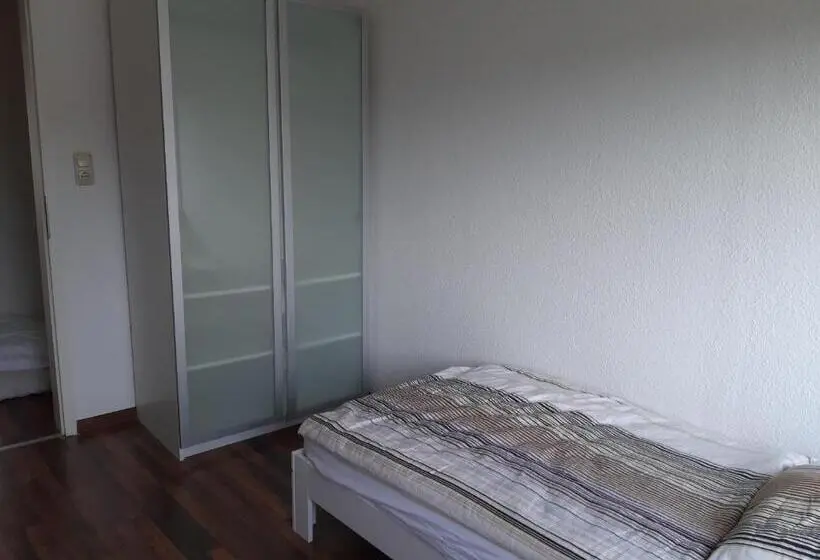 バスルーム共有のシングルスタンダード, Bassener Monteurwohnung