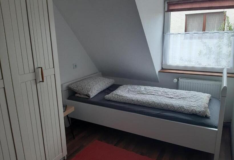 标准单人间共用浴室, Bassener Monteurwohnung