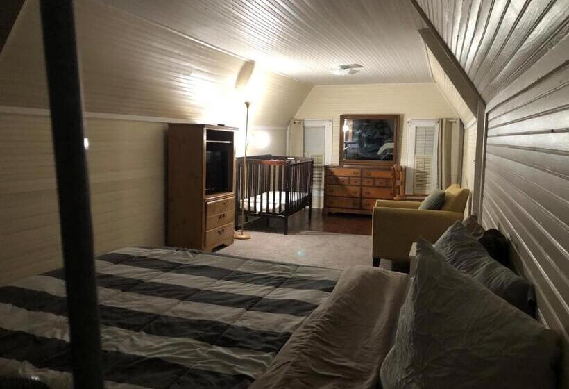 غرفة قياسية, Brick House Retreat