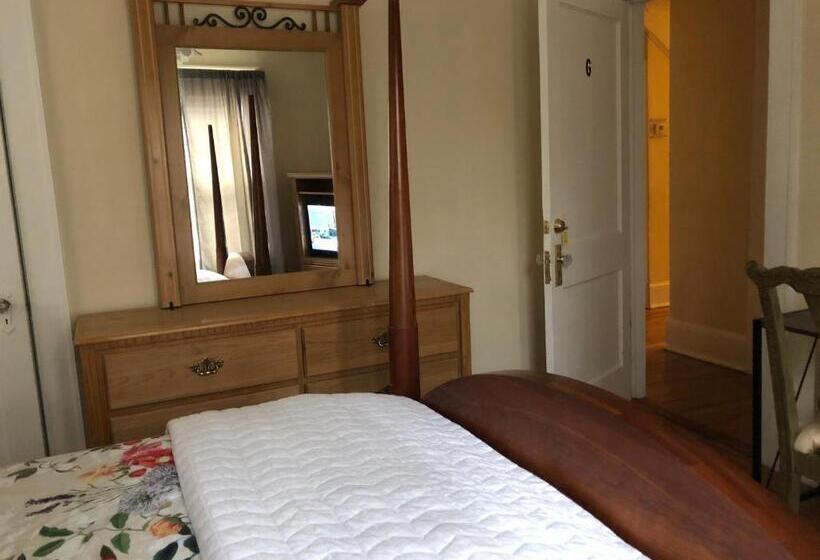 غرفة قياسية, Brick House Retreat