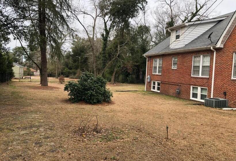 غرفة قياسية, Brick House Retreat