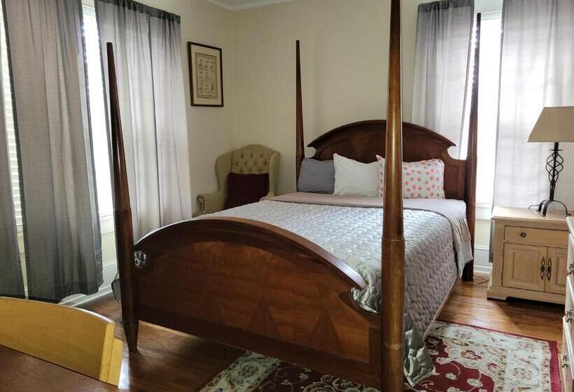 غرفة قياسية, Brick House Retreat