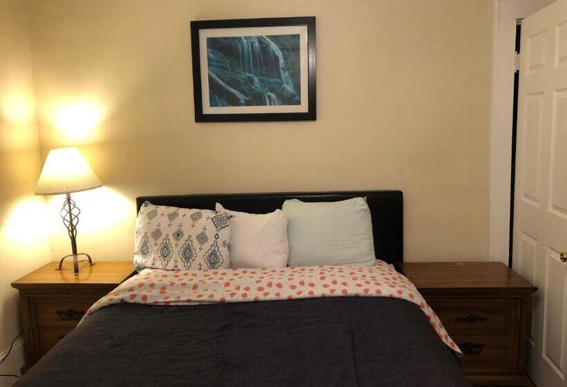 غرفة قياسية, Brick House Retreat