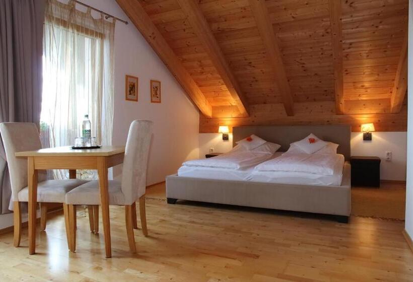 Номер Стандарт с Балконом, Gästehaus Burgmayr