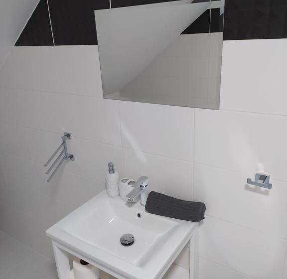 标准三人间, Penzion Drnovec