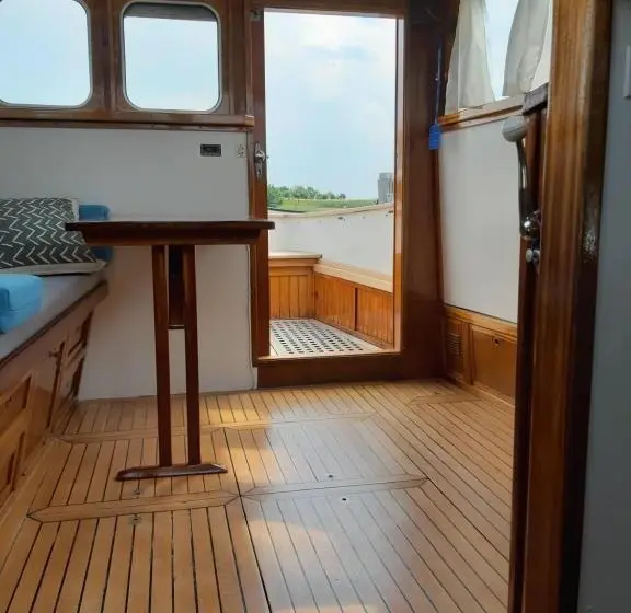 レイクビュースタンダードルーム, Privé B&b Motorsailer Rataplan