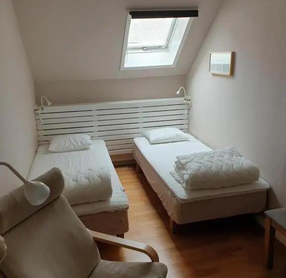 Huoneisto 1 Makuuhuone, Adelsgatan 36 Lägenhetshotell, Gotland Living And Meeting