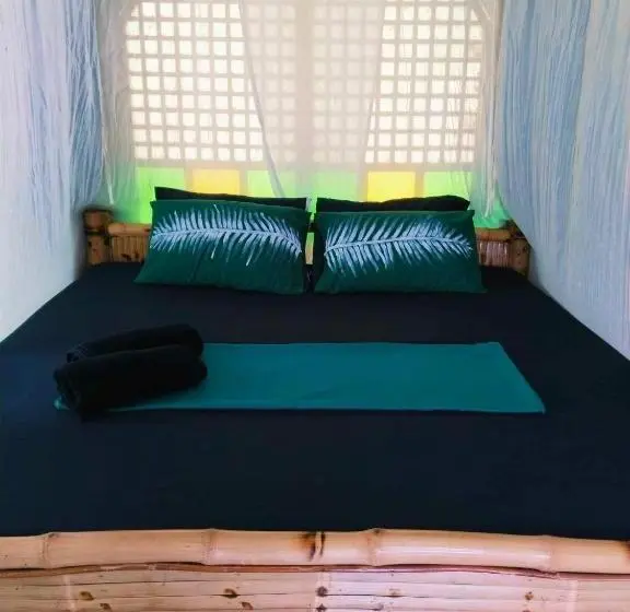 اتاق لوکس با بالکن و چشم‌انداز دریا, Sanctuaria Treehouses Busuanga