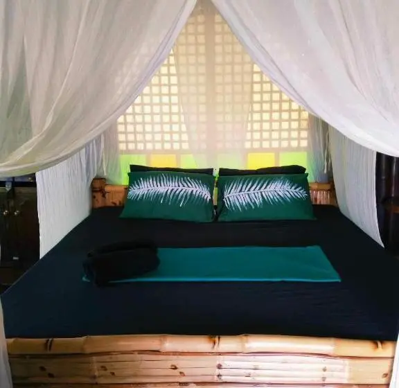 اتاق لوکس با بالکن و چشم‌انداز دریا, Sanctuaria Treehouses Busuanga