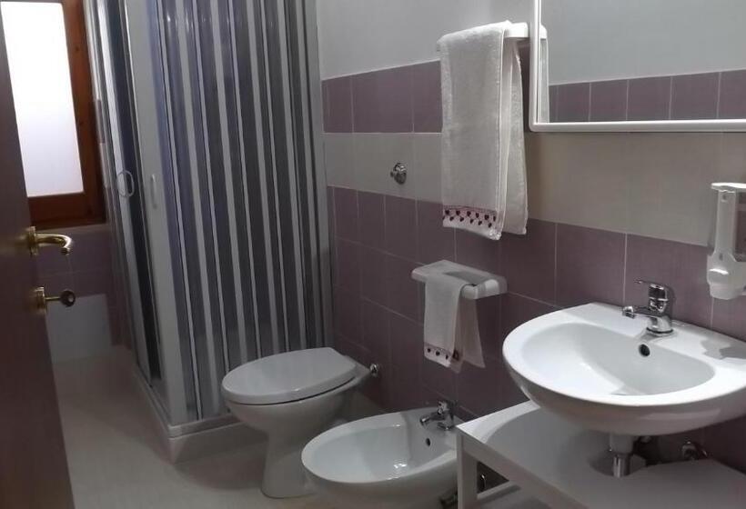 Standard room with outdoor bath, B & B Il Mirto 2