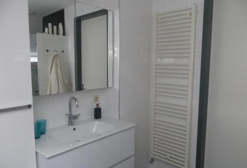 Standard room with outdoor bath, B&b Biesehof