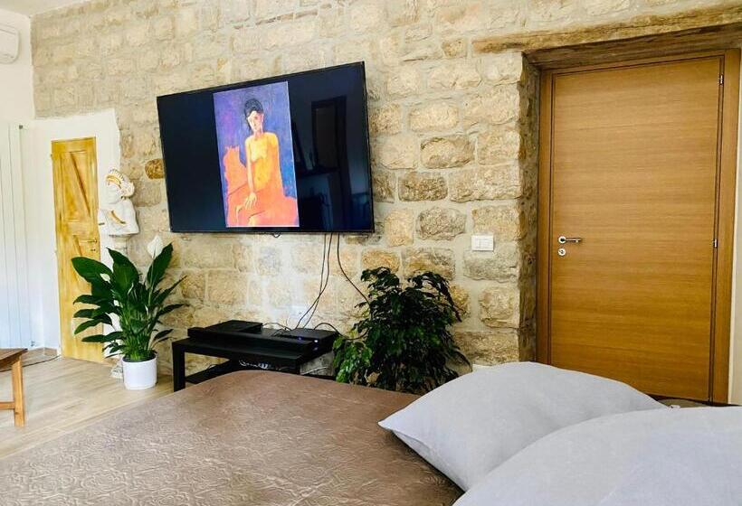 Семейный Номер Deluxe, Bombrelais