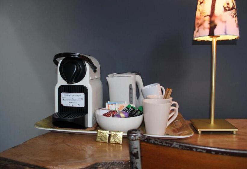 חדר דלוקס, La Vie En Rose