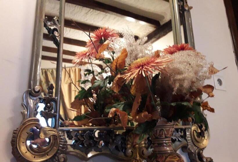 חדר דלוקס, La Vie En Rose