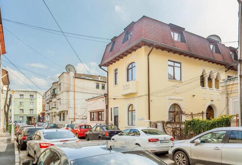 استودیوی لوکس, Emil Balaban Luxury Apart