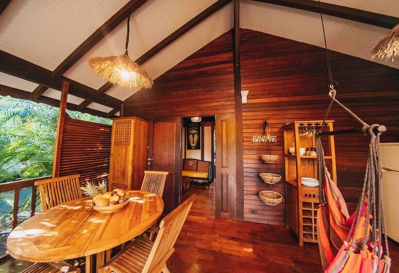 بنگله خانوادگی, Domaine Saint François