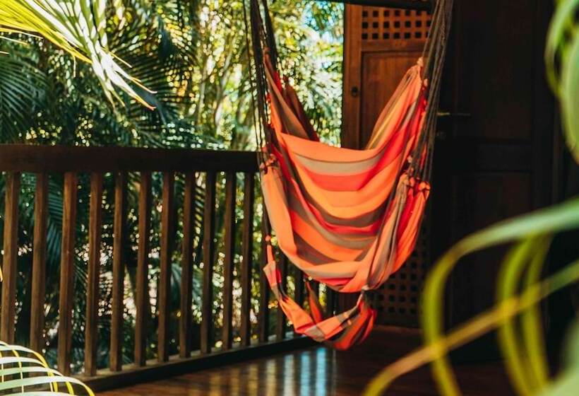 بنگله خانوادگی, Domaine Saint François