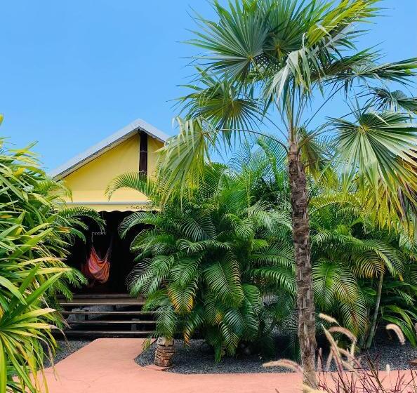 بانگلوی استاندارد, Domaine Saint François