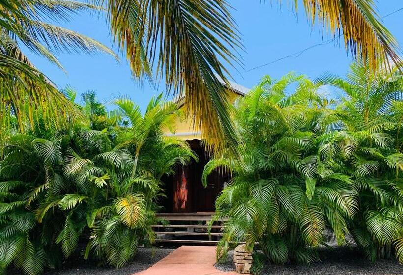 بنگله خانوادگی, Domaine Saint François