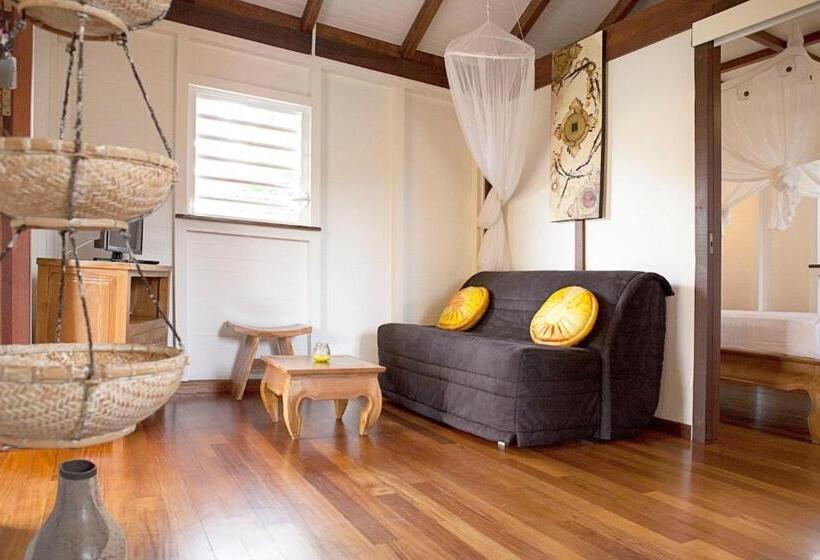 بنگله خانوادگی, Domaine Saint François