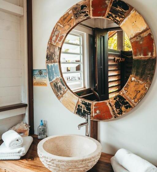 بنگله خانوادگی, Domaine Saint François