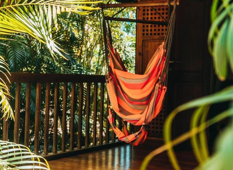 بنگله خانوادگی, Domaine Saint François