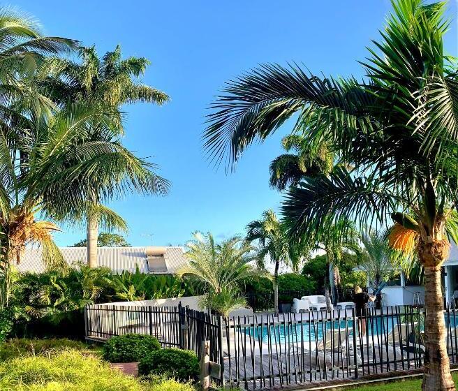 بانگلوی استاندارد, Domaine Saint François