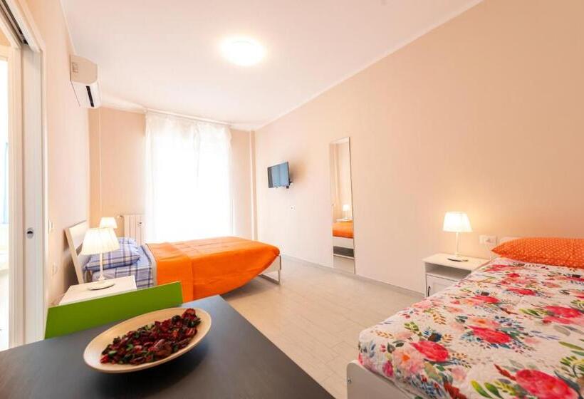 Pokój Standard Trzyosobowy, Affittacamere Arcobaleno