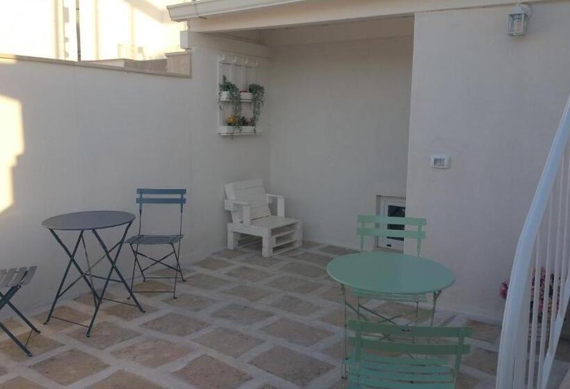 غرفة قياسية رباعية مزودة بشُرفة, Polignano Bonita