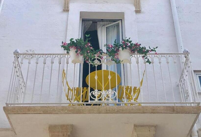 غرفة قياسية رباعية مزودة بشُرفة, Polignano Bonita